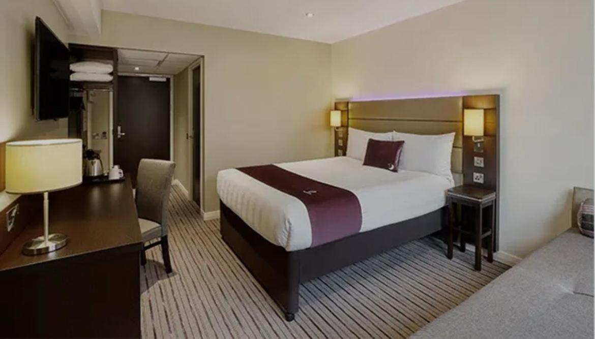 Hotel Modern En-suite Near Canary Wharf Metro Line